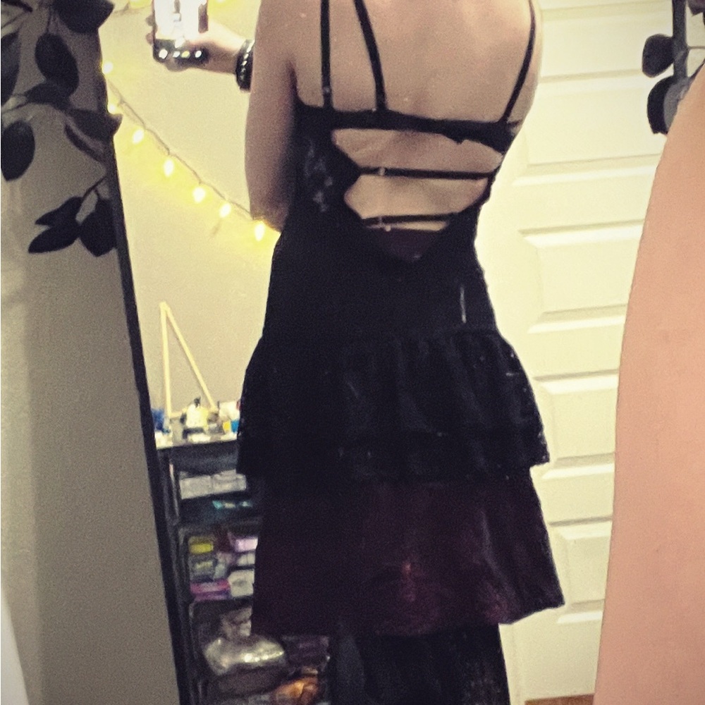 Black and Red Ann Taylor midi skirt - Picture 2 of 5